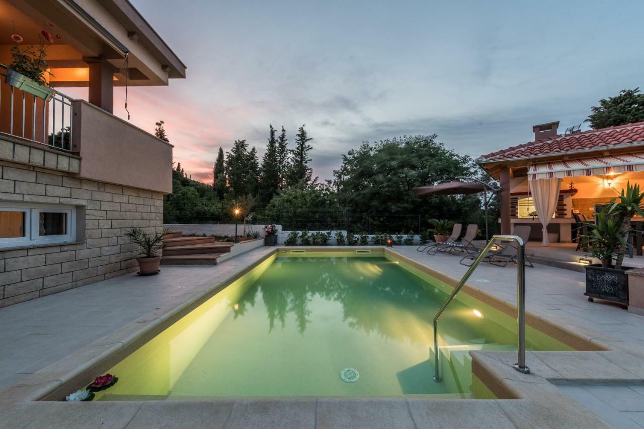 Apartments Jelavic Sutomiscica ภายนอก รูปภาพ