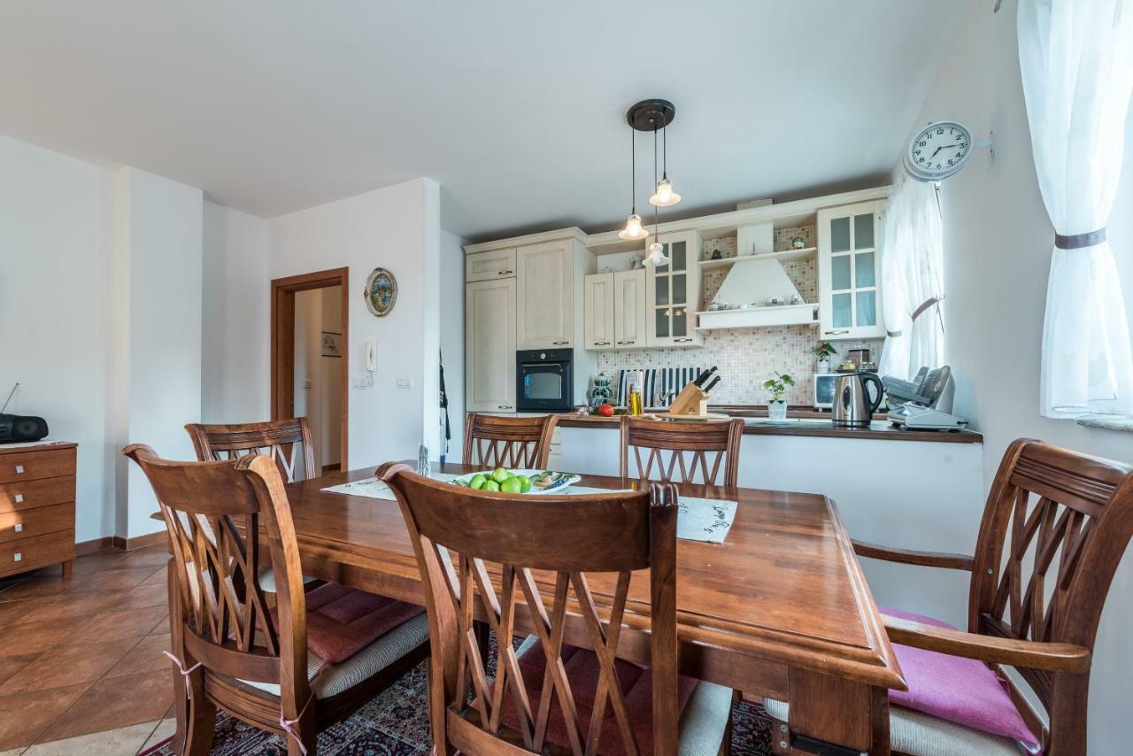 Apartments Jelavic Sutomiscica ภายนอก รูปภาพ