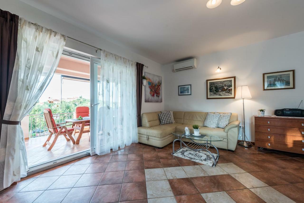 Apartments Jelavic Sutomiscica ภายนอก รูปภาพ