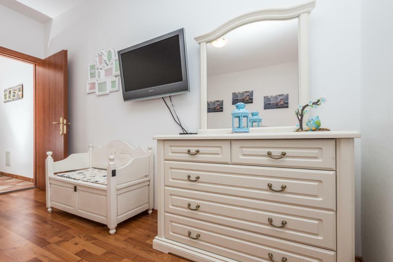 Apartments Jelavic Sutomiscica ภายนอก รูปภาพ