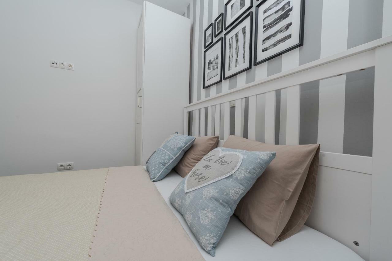 Apartments Jelavic Sutomiscica ภายนอก รูปภาพ