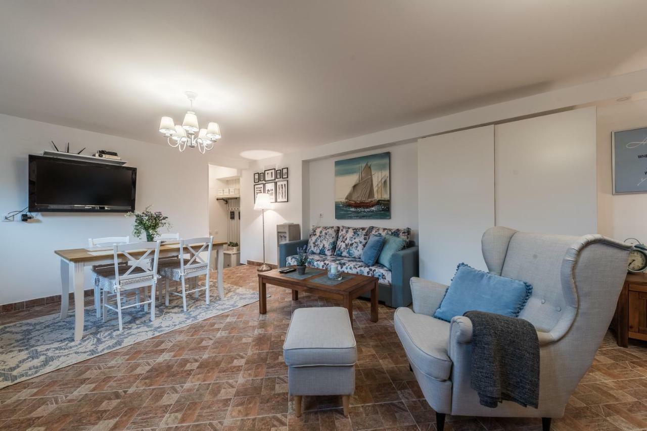 Apartments Jelavic Sutomiscica ภายนอก รูปภาพ